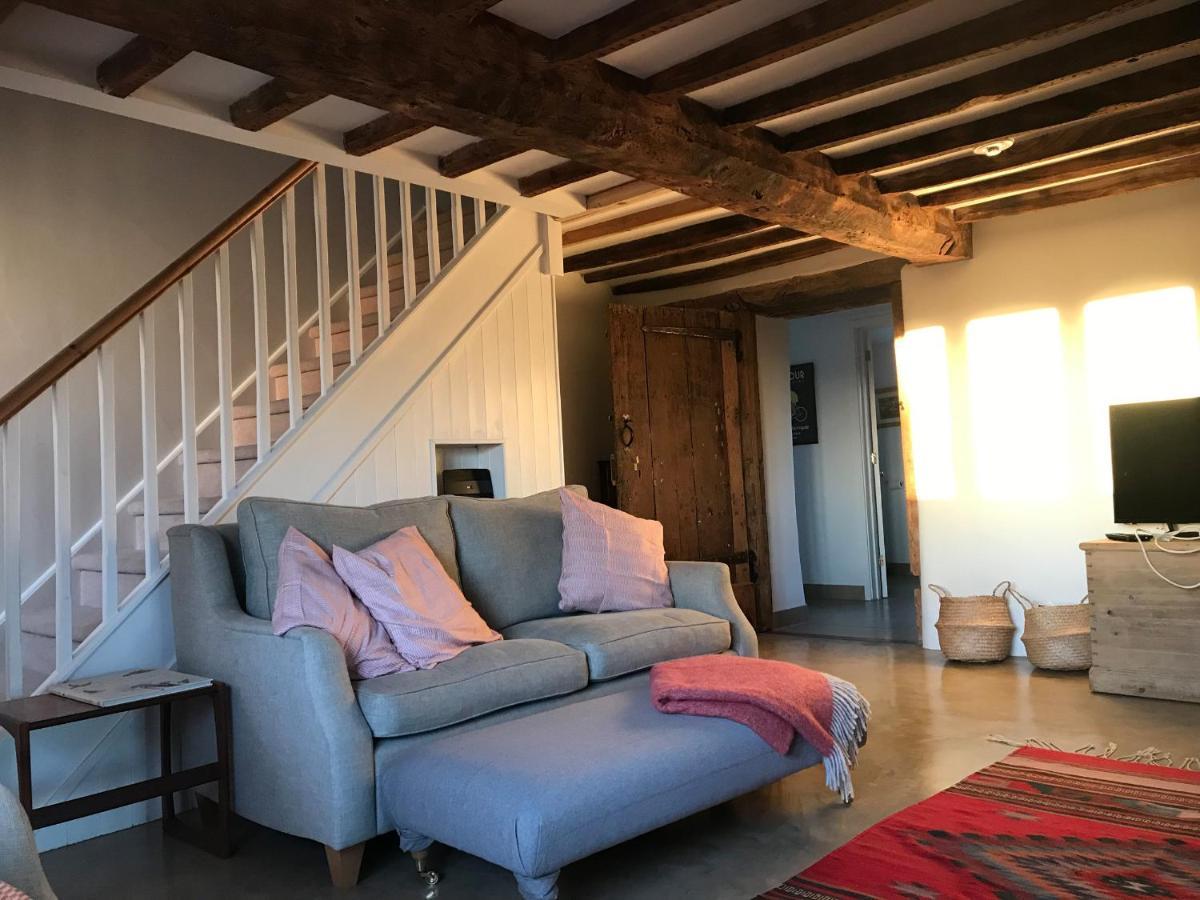High Cogges Farm Holiday Cottages Уитни Екстериор снимка
