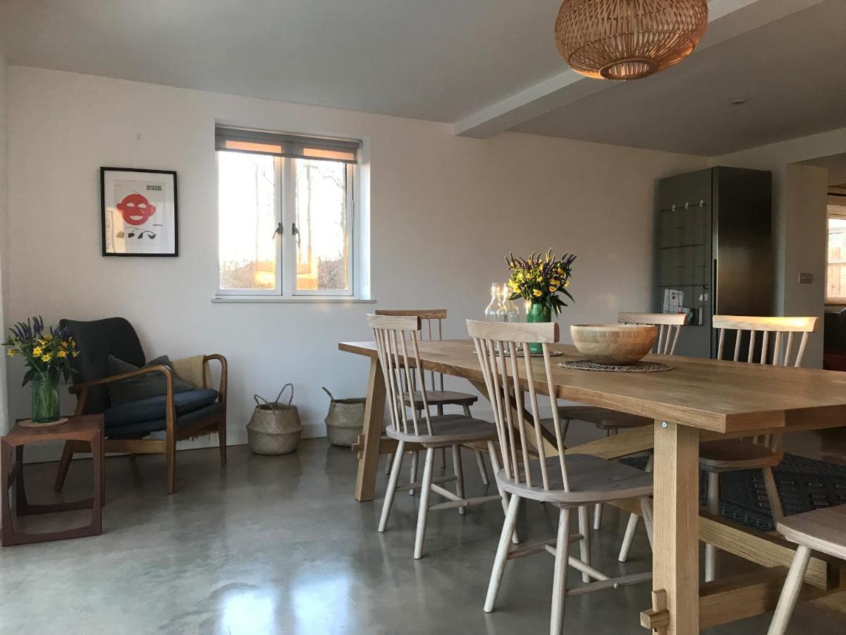 High Cogges Farm Holiday Cottages Уитни Екстериор снимка