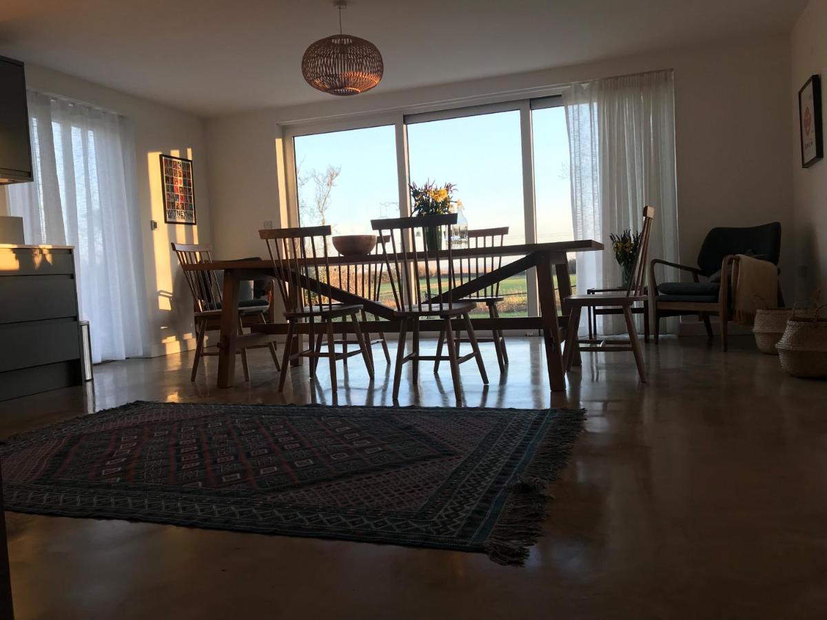 High Cogges Farm Holiday Cottages Уитни Екстериор снимка