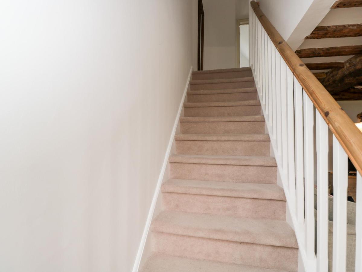 High Cogges Farm Holiday Cottages Уитни Екстериор снимка
