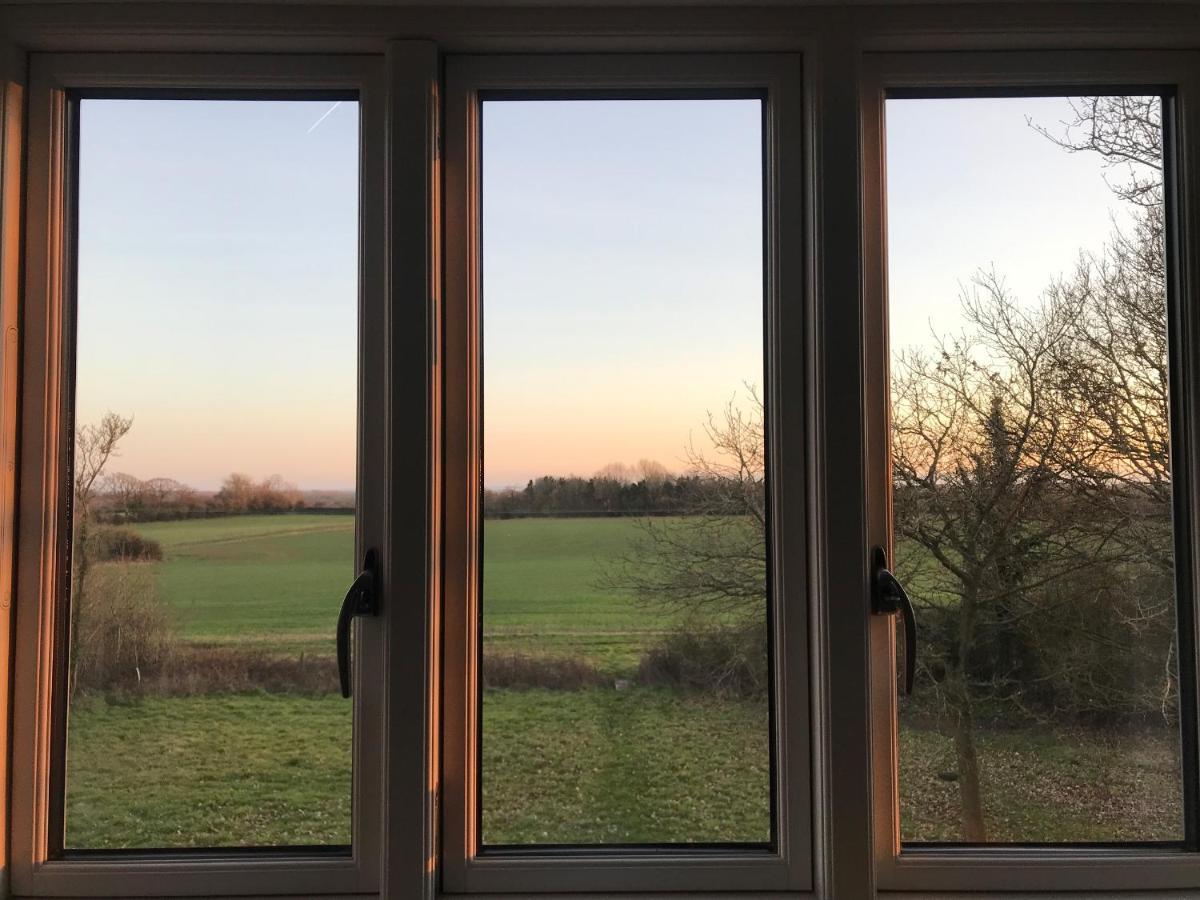 High Cogges Farm Holiday Cottages Уитни Екстериор снимка