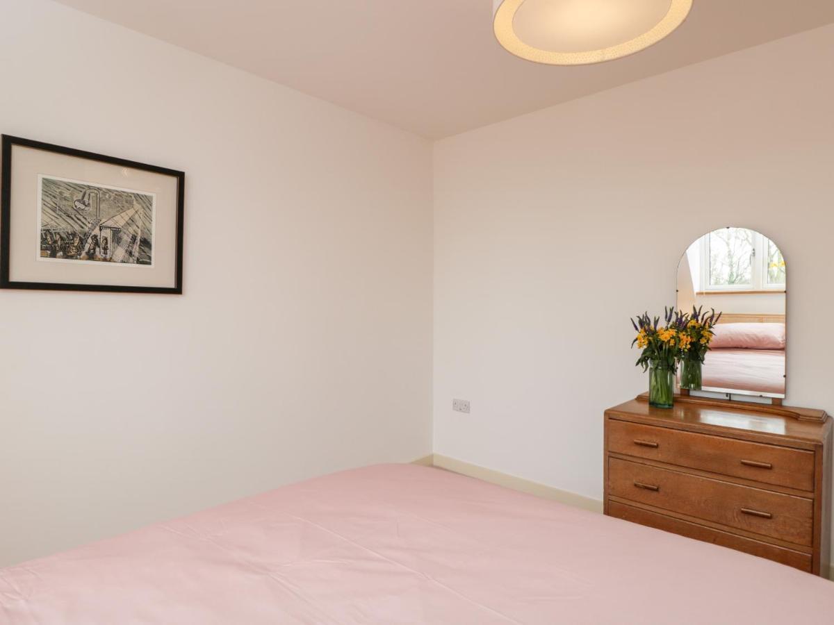 High Cogges Farm Holiday Cottages Уитни Екстериор снимка