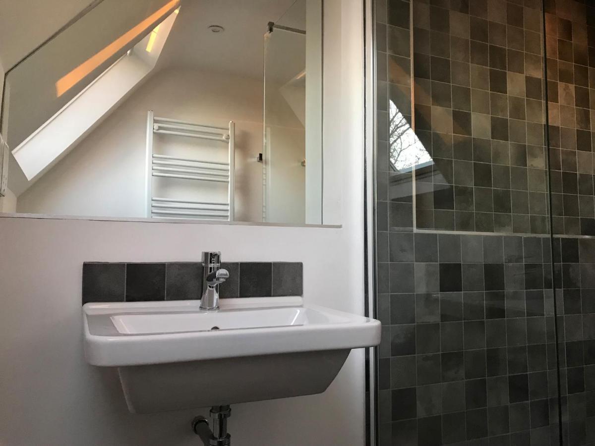 High Cogges Farm Holiday Cottages Уитни Екстериор снимка