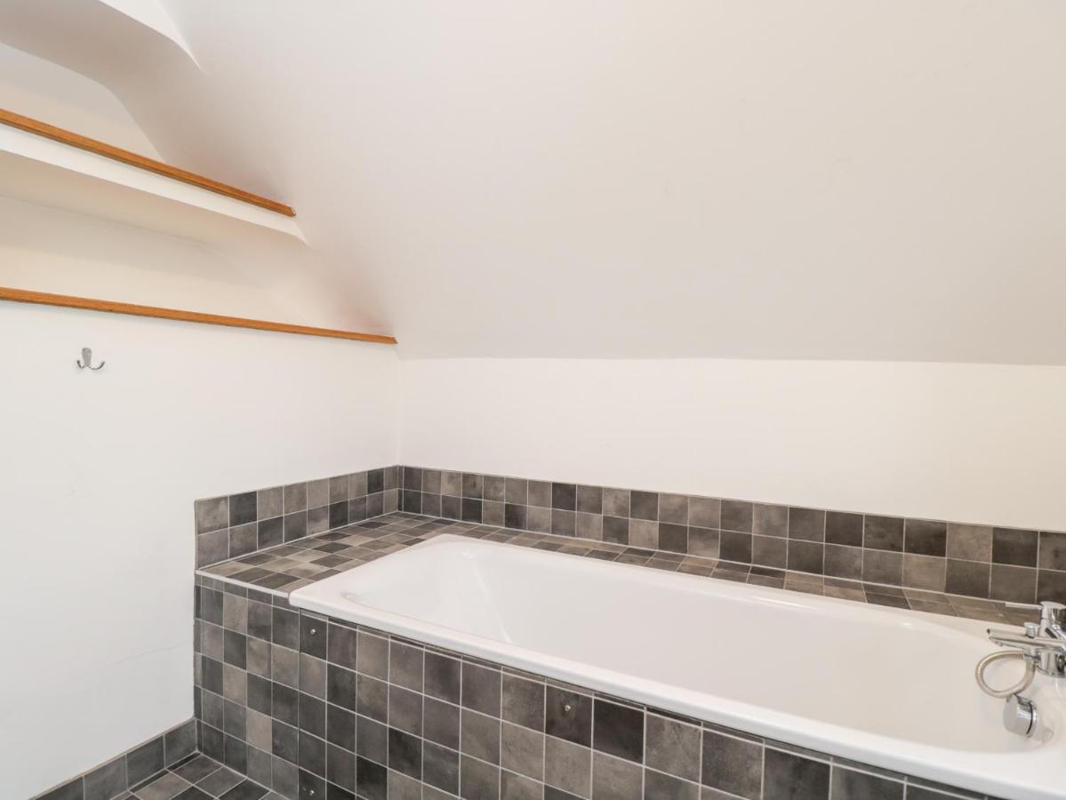 High Cogges Farm Holiday Cottages Уитни Екстериор снимка